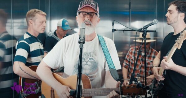 “Billionaire In Space”, el nuevo single de Cake