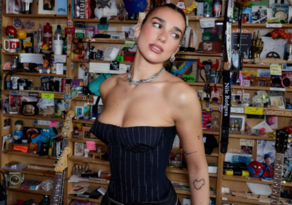 Dua Lipa se presentó en “Tiny Desk”