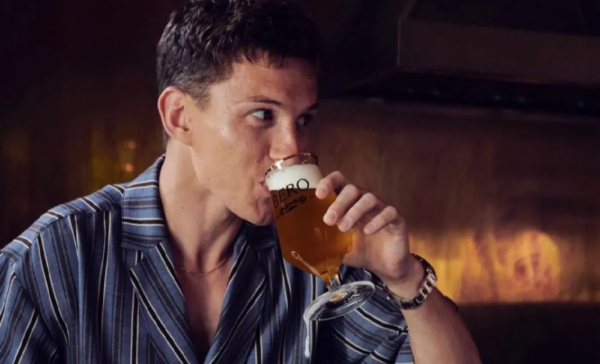 Tom Holland lanzó una cerveza sin alcohol