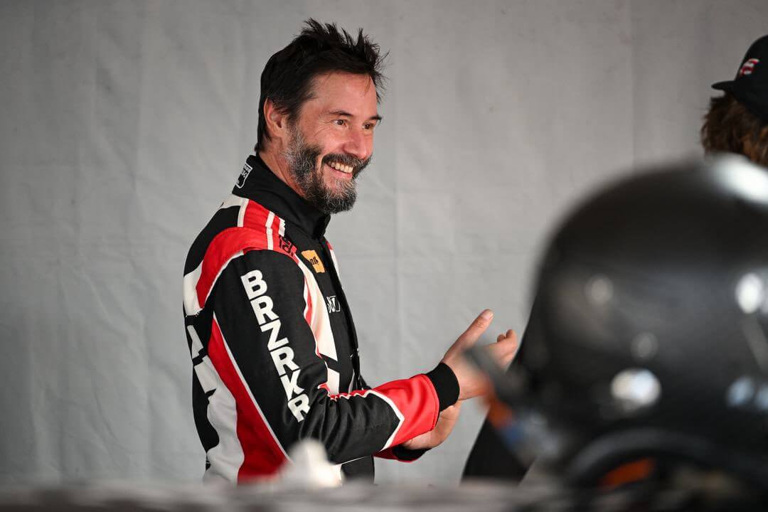 Keanu Reeves debutó como piloto de carreras