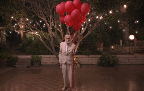 Coldplay estrena el video “All My Love”, protagonizado por Dick Van Dyke