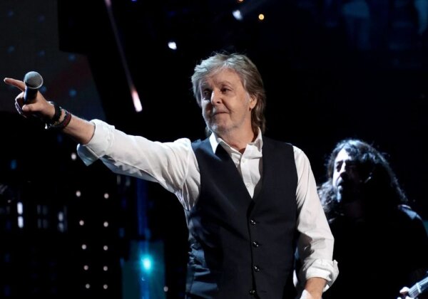 Paul McCartney cuestionó al gobierno británico por las propuestas sobre el uso de la IA