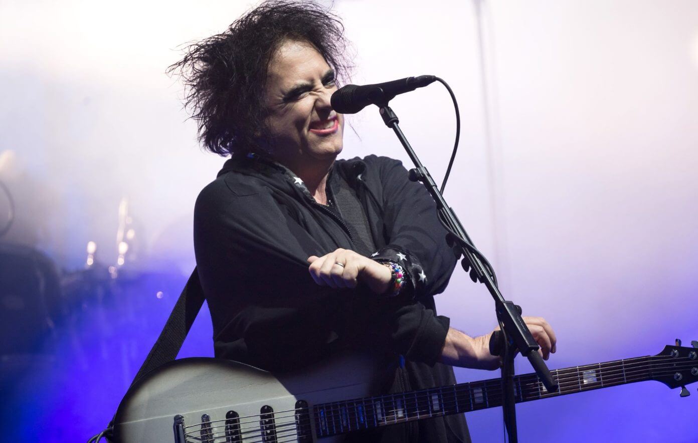 Robert Smith de The Cure abandona la red social X