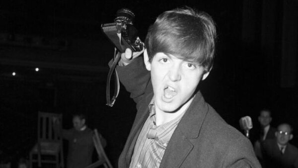 Paul McCartney vende fotografías inéditas de los Beatles