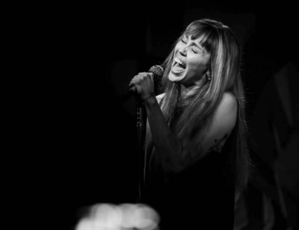 “More To Lose”, otro adelanto de Miley Cyrus